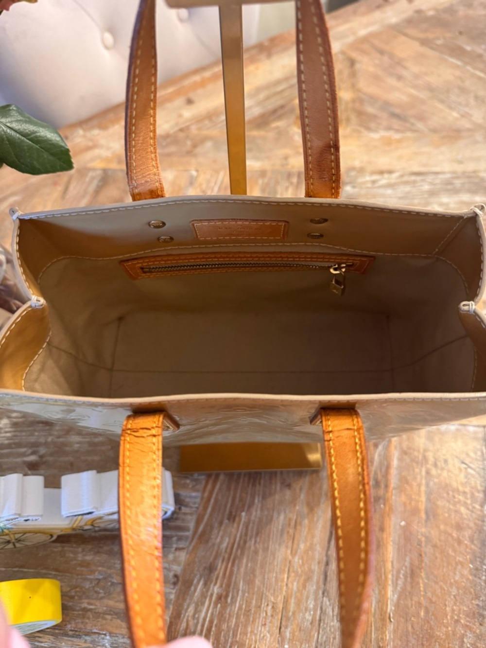 Louis Vuitton Monogram Vernis Patent Leather - Picture 9 of 16